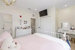 621 SW 10th St, Gainesville, FL 32601 - Photo 22