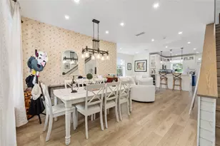 621 SW 10th St, Gainesville, FL 32601 - Photo 6