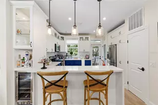 621 SW 10th St, Gainesville, FL 32601 - Photo 12