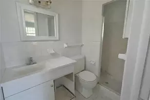 23 NE 6th St, Chiefland, FL 32626 - Photo 4