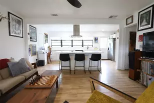 1002 NE 19th Pl, Gainesville, FL 32609 - Photo 4