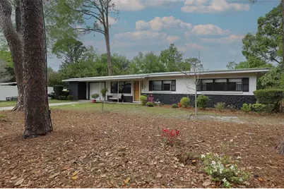 1002 NE 19th Place, Gainesville, FL 32609 - Photo 2