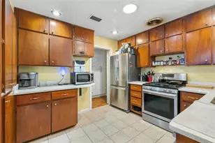 2034 NW 8th Pl, Gainesville, FL 32603 - Photo 14