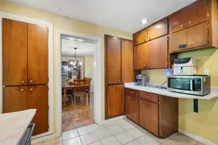 2034 NW 8th Pl, Gainesville, FL 32603 - Photo 16