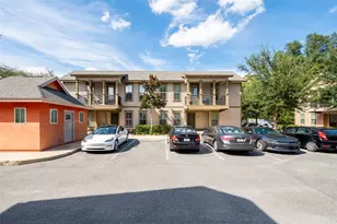 717 NW 10th St, Gainesville, FL 32601 - Photo 2