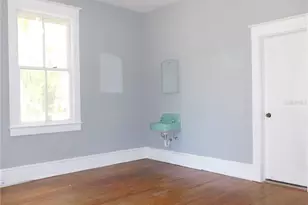 541 NE 11th St, Gainesville, FL 32601 - Photo 16