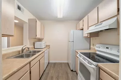 2360 SW Archer Road #706, Gainesville, FL 32608 - Photo 16