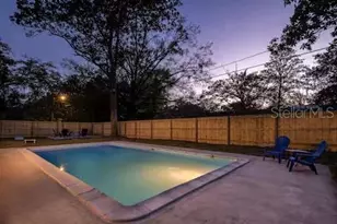 1702 NW 38th Dr, Gainesville, FL 32605 - Photo 2