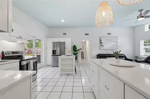 1702 NW 38th Dr, Gainesville, FL 32605 - Photo 12