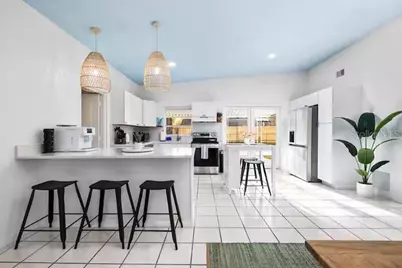 1702 NW 38th Drive, Gainesville, FL 32605 - Photo 4