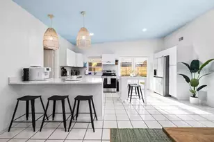 1702 NW 38th Dr, Gainesville, FL 32605 - Photo 4