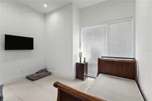 1755 7th St, Sarasota, FL 34236 - Photo 10