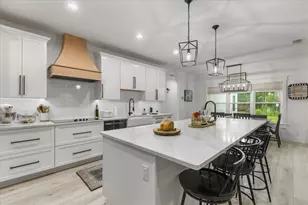 9061 Katherine Way, Fanning Springs, FL 32693 - Photo 2