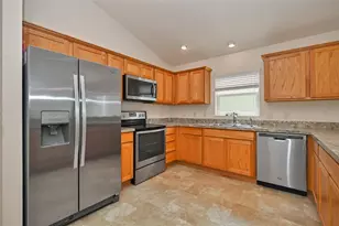 9188 SE 166th Sprung Ln, The Villages, FL 32162 - Photo 10