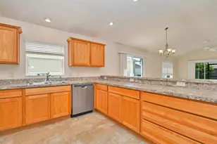 9188 SE 166th Sprung Ln, The Villages, FL 32162 - Photo 12