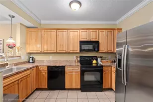 1257 SW 9th Rd, Gainesville, FL 32601 - Photo 14