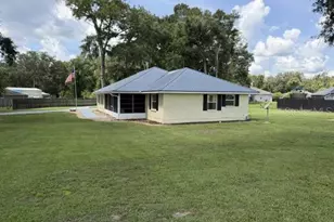 300 SW Brighton Ct, Fort White, FL 32038 - Photo 4