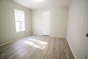 1424 NE 1st Ave, Gainesville, FL 32641 - Photo 14
