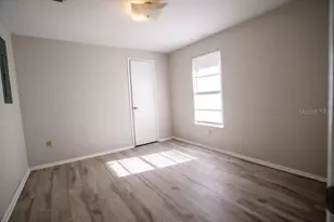 1424 NE 1st Ave, Gainesville, FL 32641 - Photo 16