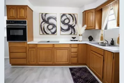 1424 NE 1st Avenue, Gainesville, FL 32641 - Photo 10