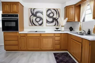 1424 NE 1st Ave, Gainesville, FL 32641 - Photo 10