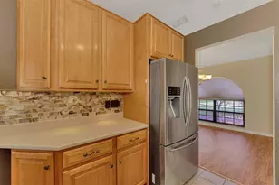7805 38th Ct E, Sarasota, FL 34243 - Photo 18