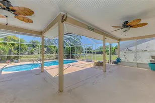 7805 38th Ct E, Sarasota, FL 34243 - Photo 38