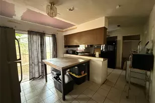 1610 NE 19th Pl, Gainesville, FL 32609 - Photo 6