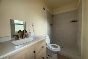 1610 NE 19th Pl, Gainesville, FL 32609 - Photo 10