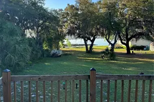 212 Ashley St, Hawthorne, FL 32640 - Photo 4