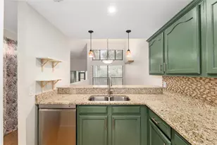 2738 NW 39th Dr, Gainesville, FL 32606 - Photo 6