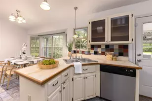 818 NW 202nd St, Newberry, FL 32669 - Photo 14