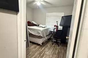 615 SW 11th Ln, Gainesville, FL 32601 - Photo 6