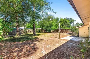 1302 NE 14th Ter, Gainesville, FL 32601 - Photo 14
