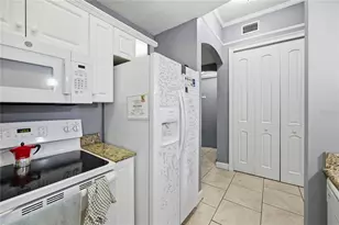 325 NW 14th St, Gainesville, FL 32603 - Photo 8