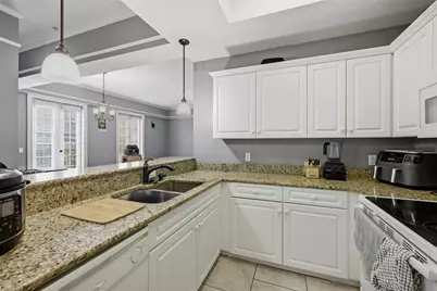 325 NW 14th Street #307, Gainesville, FL 32603 - Photo 12