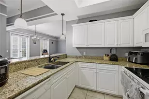 325 NW 14th St, Gainesville, FL 32603 - Photo 12