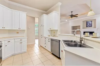 8430 SW 10th Place, Gainesville, FL 32607 - Photo 12