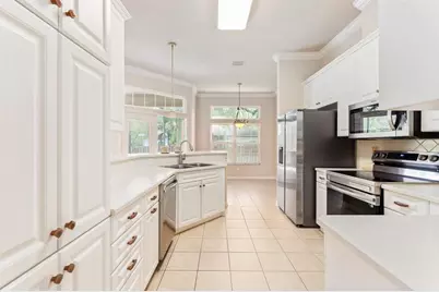 8430 SW 10th Place, Gainesville, FL 32607 - Photo 10