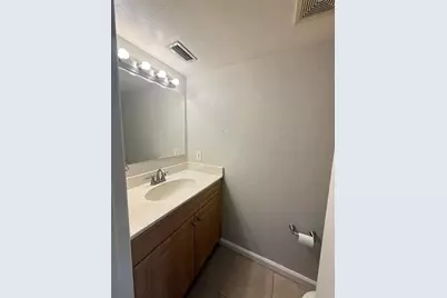[Address not provided], Gainesville, FL 32601 - Photo 4