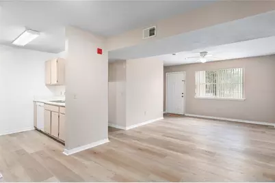 2360 SW Archer Road #607, Gainesville, FL 32608 - Photo 4