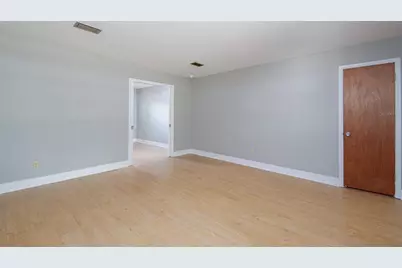 703 NE 6th Place, Gainesville, FL 32601 - Photo 24