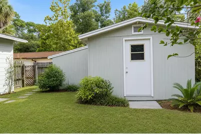 703 NE 6th Place, Gainesville, FL 32601 - Photo 2