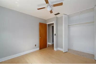 703 NE 6th Place, Gainesville, FL 32601 - Photo 12