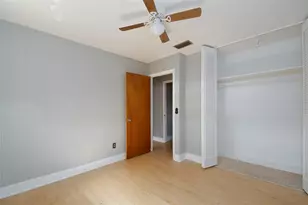 703 NE 6th Pl, Gainesville, FL 32601 - Photo 12