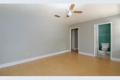 703 NE 6th Place, Gainesville, FL 32601 - Photo 26