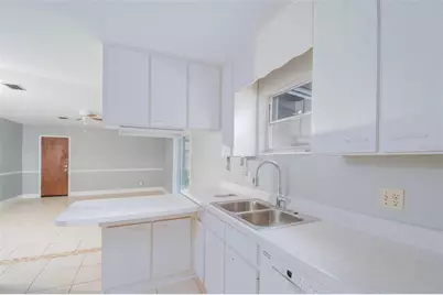703 NE 6th Place, Gainesville, FL 32601 - Photo 18