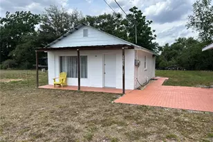39029 Kirkland Dr, Zephyrhills, FL 33542 - Photo 2