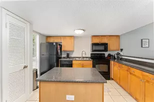 1810 NW 23rd Blvd, Gainesville, FL 32605 - Photo 10
