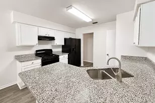 603 SW 5th St, Gainesville, FL 32601 - Photo 2